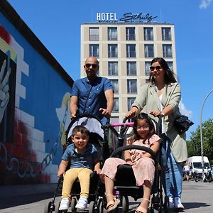 Schulz Hotel Berlin Wall At The East Side Gallery